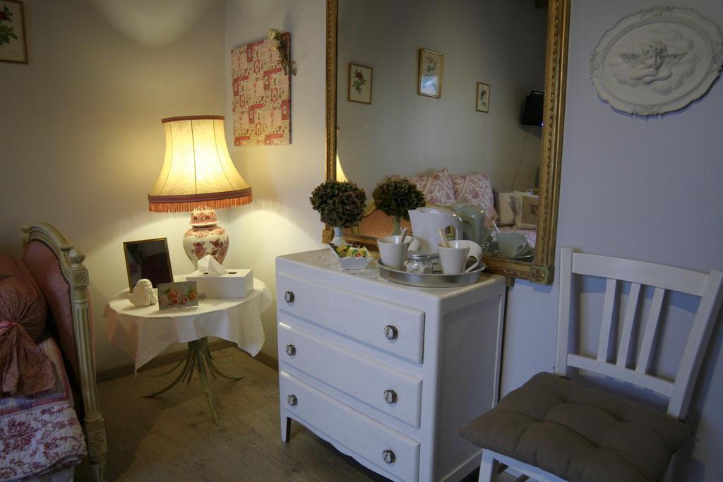 Chambre D'Hotes Du Domaine De La Haute Poignandiere Saint-Germain-de-la-Coudre Rom bilde